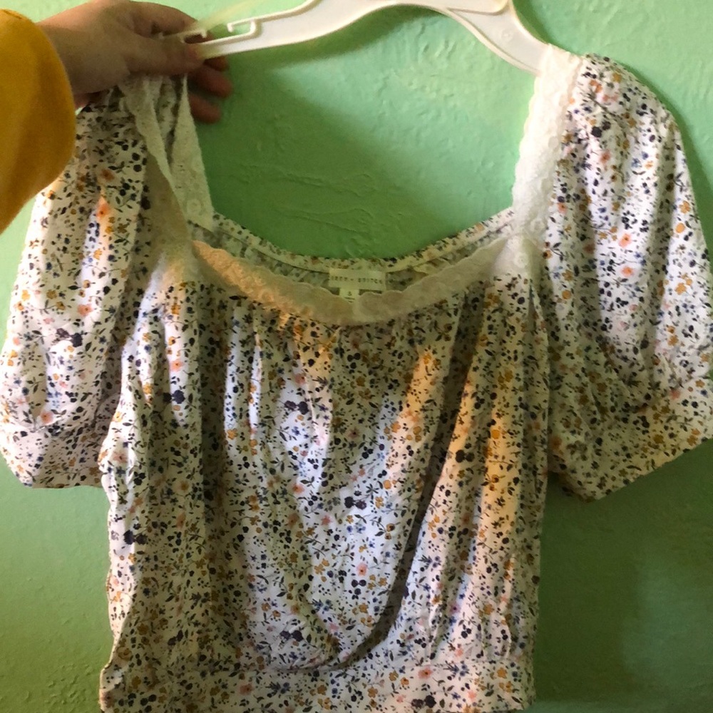 cute cropped floral shirt